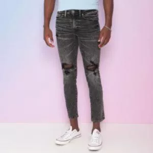 Calça Jeans Cropped Destroyed<BR>- Preta<BR>- American Eagle