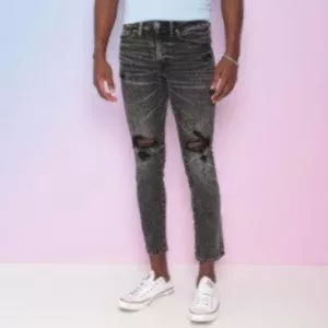 Calça Jeans Cropped Destroyed<BR> - Preta<BR> - American Eagle