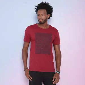 Camiseta Geométrica<BR>- Vermelho Escuro & Azul Marinho