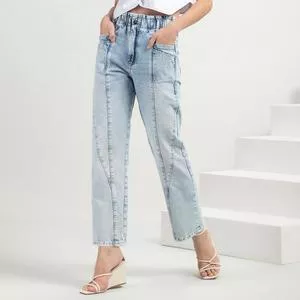 Calça Jeans Reta Com Recortes<BR>- Azul Claro