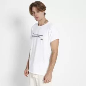 Camiseta Texturizada Com Inscrições<BR> - Branca & Preta<BR> - Osklen