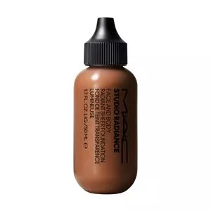 Base Studio Radiance Face And Body<BR>- C8<BR>- 50ml<BR>- MAC