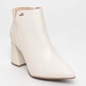 Ankle Boot Em Couro<BR>- Off White<BR>- Salto: 8cm<BR>- Jorge Bischoff
