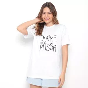 Camiseta Dorme Que Passa<BR>- Branca & Preta