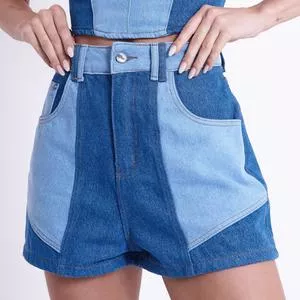 Short Jeans Com Recortes<BR>- Azul & Azul Claro