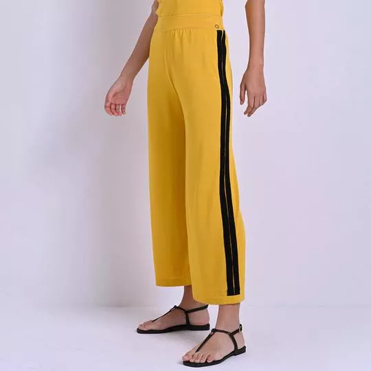 Calça Cropped Com Recortes- Amarelo Escuro & Preta