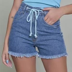 Short Jeans Com Desfiados<BR>- Azul
