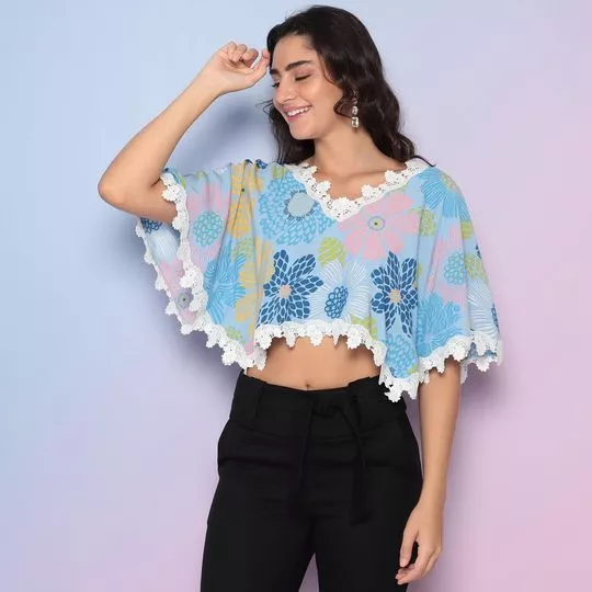 Cropped Com Aplicações Em Renda- Azul Claro & Branco