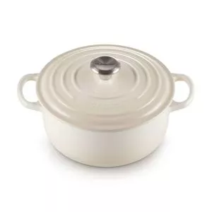 Panela Redonda 22cm Signature<BR>- Meringue<BR>- 15,2x23,3x30cm<BR>- 3,3L<BR>- Le Creuset