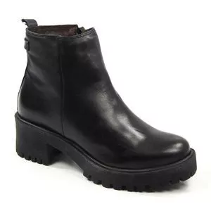 Bota Meia Pata Em Couro Com Recortes<BR>- Preta<BR>- Salto: 6,5cm