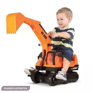 Trator Giant Escavator<BR>- Laranja<BR>- 30,5x48x49cm<BR>- Roma