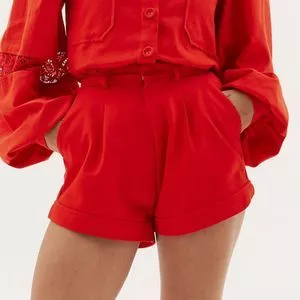 Short Com Pregas<BR>- Vermelho<BR>- Amarante