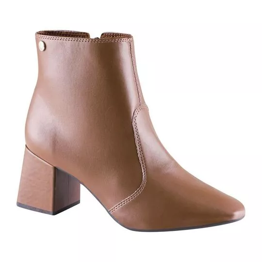 Bota Com Recortes- Caramelo- Salto: 6cm- VIA UNO