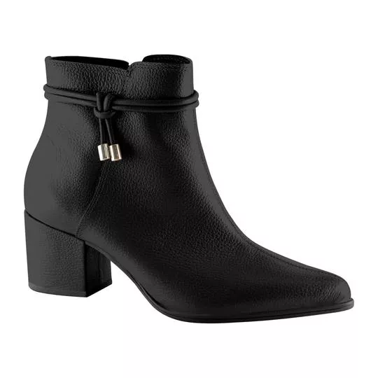 Bota Em Couro- Preta- Salto: 6cm- VIA UNO