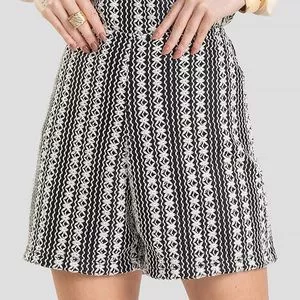 Shorts Solto<BR>- Preta<BR>- DIANNA
