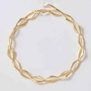 Colar Choker Elos Dourado Latão Banhado A Ouro 18k<br /> - Dourado<br /> - 40,5 Cm<br /> - Vehr